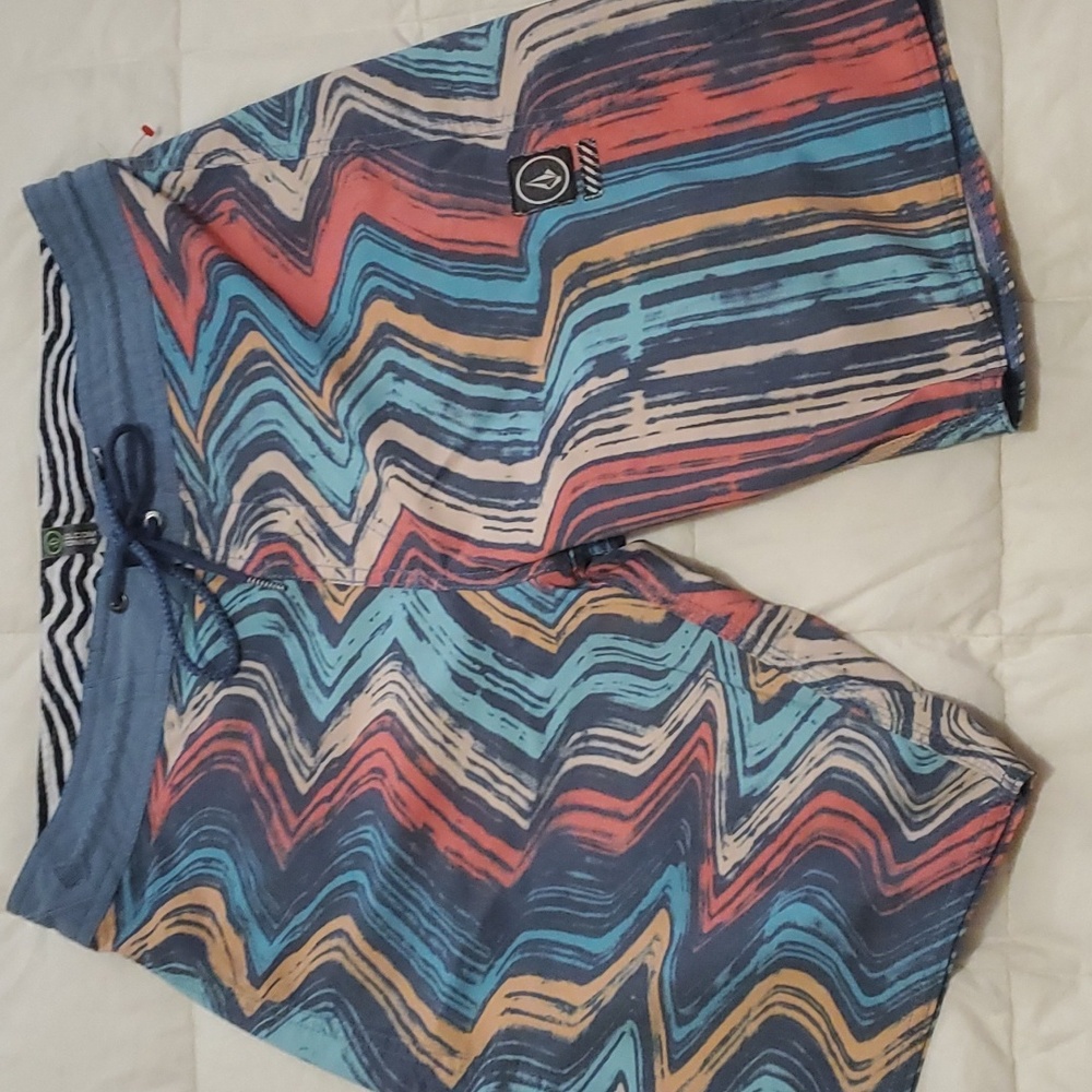 Volcom swim trunks size 30 multi color